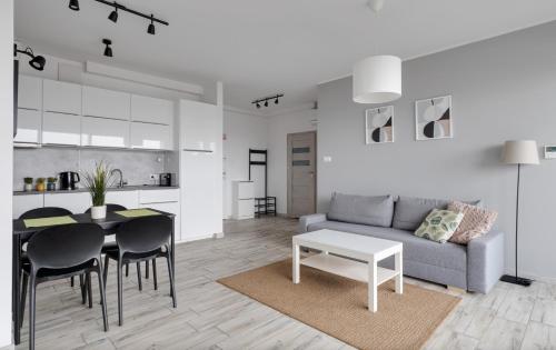 One-Bedroom Apartment image 6
