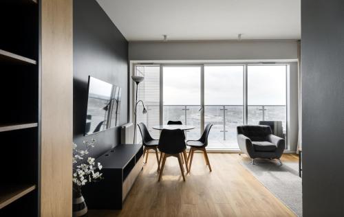 One-Bedroom Apartment image 3