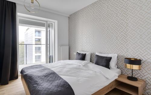 One-Bedroom Apartment image 2