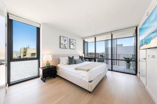 The Sapphire Nest - Spectacular Rooftop Amenities Ocean views 2BR thumb 4