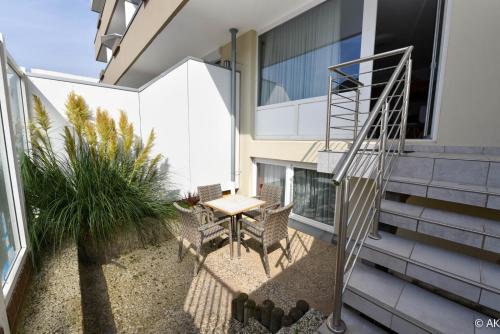 Apartment with Terrace image 9