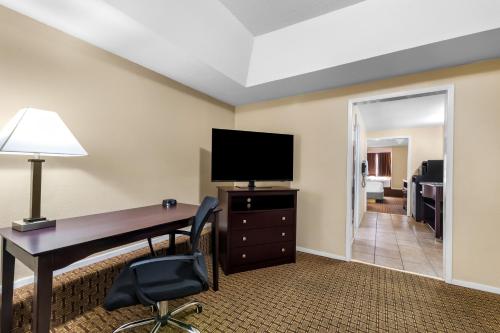 Best Western Markita Inn - image 14