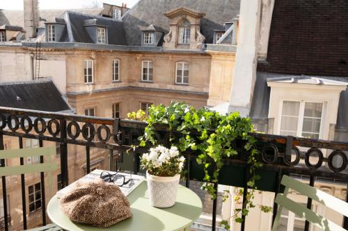Hotel Pas De Calais, Paris