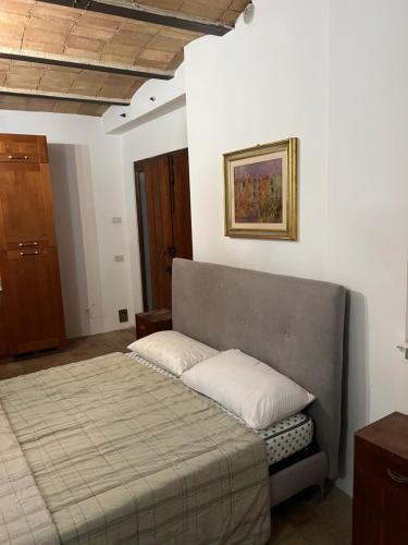 1 queen bed, 1 sofa bed