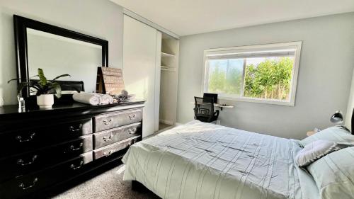 Private Room 5min to Beach near Hermosa Beach and LAX in Torrance, USA