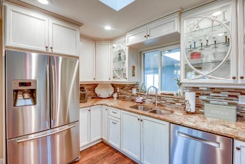 Ormond Beach Retreat with Private Pool and Grill! in Ormond Beach, USA