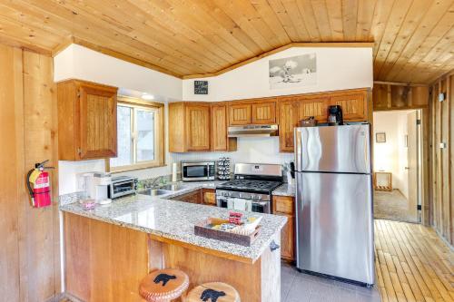 Dog-Friendly Big Bear Cabin Ski, Hike and Unwind! in Big Bear City, USA