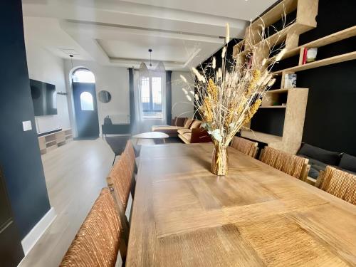 Rondeaux Grande Maison Spacieuse 5 chambres 10 pers, Proche Transports - Linge & Ménage Inclus