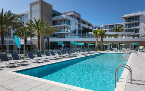 Blue Marlin 3BR Retreat With Marina View Pool in Los Angeles, USA