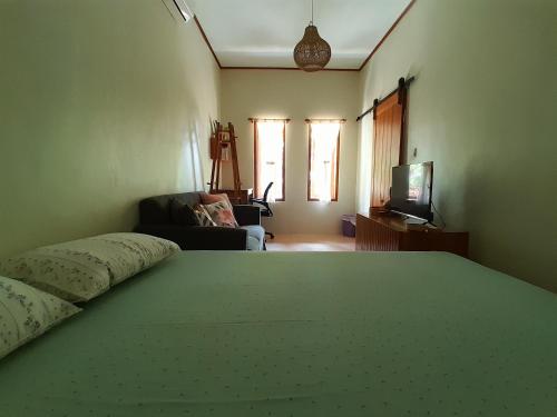 1 queen bed