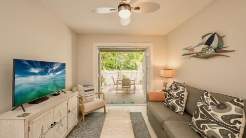Two-Bedroom Deluxe Apartment image 8