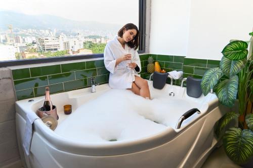 Luxurious Jacuzzi Aparta-Suite Stadio Rosa Negra, Medellín