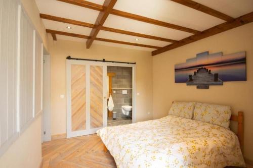 Bulat-Pestivien Retreat with 4 spacious Bedrooms in Pont-Melvez