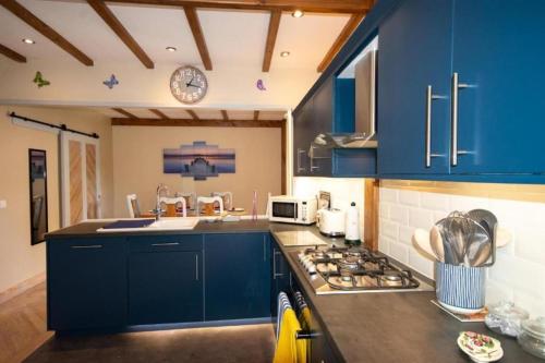 Kitchen, Bulat-Pestivien Retreat with 4 spacious Bedrooms in Pont-Melvez
