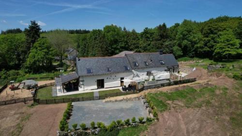 Exterior view, Bulat-Pestivien Retreat with 4 spacious Bedrooms in Pont-Melvez