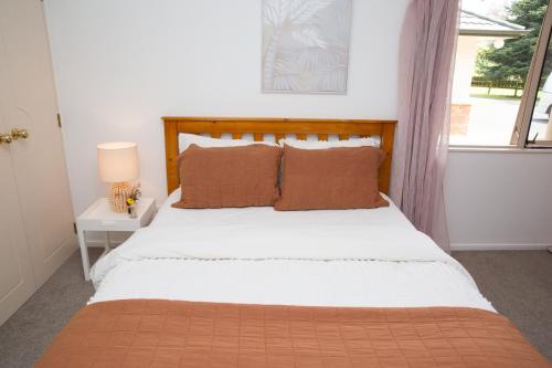 2 Bedrooms with Garage right on Te Awa River Ride, Tamahere (foto 8)