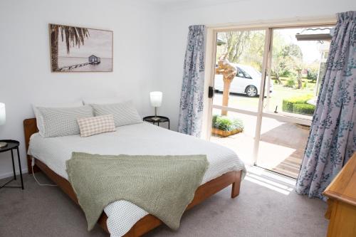 2 Bedrooms with Garage right on Te Awa River Ride, Tamahere (foto 5)