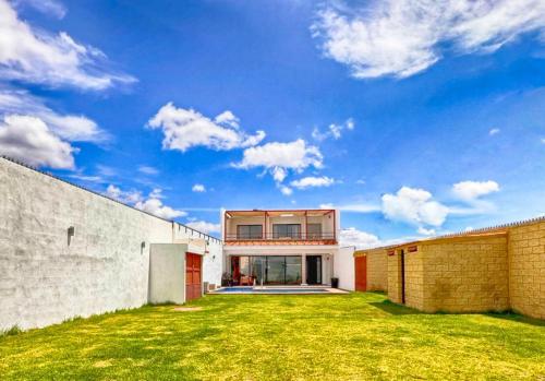 Casa de campo con alberca a 10 min del centro del SLP in San Nicolás, Mexico