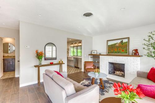 2 Mi to Old Town La Quinta Mtn-View Home with Pool in La Quinta, USA