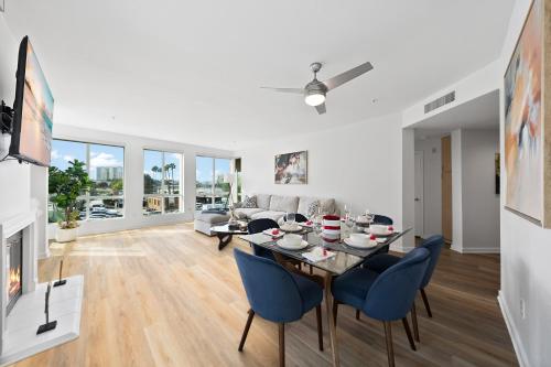 The Turquoise Lounge - Chic 2BR Beach view Pool, Sauna, Los Angeles (foto 9)