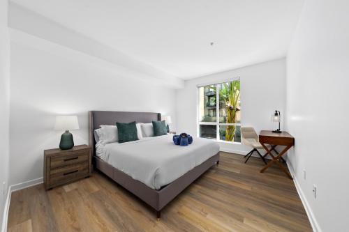 The Turquoise Lounge - Chic 2BR Beach view Pool, Sauna, Los Angeles (foto 4)