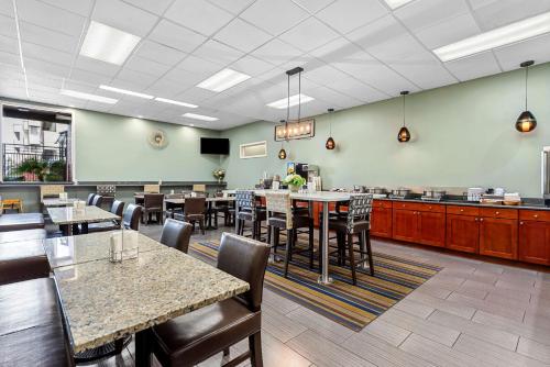 Best Western Cascadia Inn - Hotel - Everett