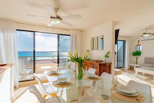 Beachfront Villa in Cancun Hotel Zone, Cancún