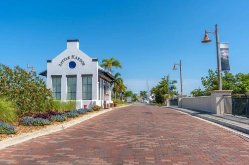 437 Little Harbor in 拉斯金