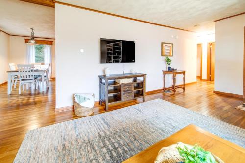 Mayville Vacation Rental - Walk to Chautauqua Lake in Mayville, USA