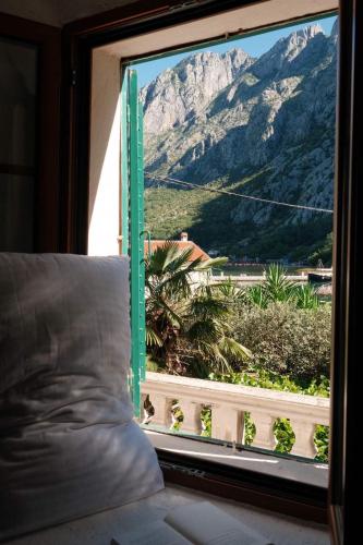 MARETA II - waterfront in Ljuta