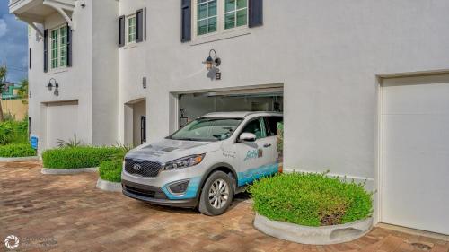 Seaport Sensation by Last Key Realty - image 4
