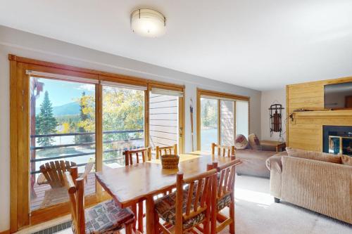 Majestic Mountain Getaway in Silverthorne, USA