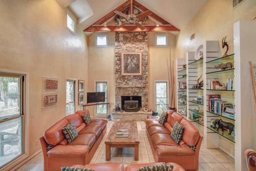 Mwalimu 4br near Fossil Rim w Pool in Glen Rose, USA