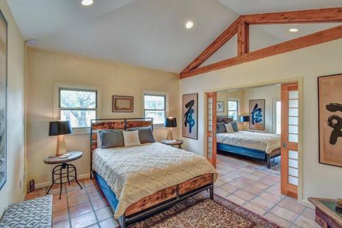 Mwalimu 4br near Fossil Rim w Pool in Glen Rose, USA