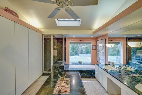 Mwalimu 4br near Fossil Rim w Pool in Glen Rose, USA