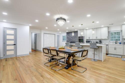 2 Mi to Truist Park Marietta Home with Pool Table in Marietta, USA