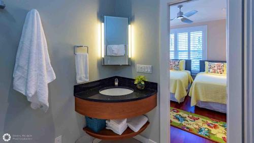 Two-Bedroom House image 6