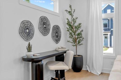 King - 4br Downtown Raleigh -Skyline views in Raleigh, USA