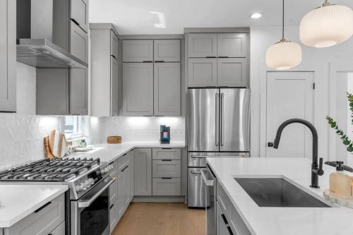 King - 4br Downtown Raleigh -Skyline views in Raleigh, USA