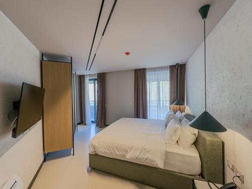 Zins Luxury Rooms - image 5