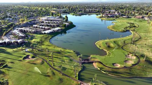 7 BR Golf Tennis SPA Lake Resort Villa