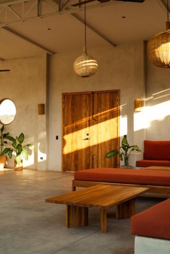 Tukasa - Surfhouse Popoyo in 托拉