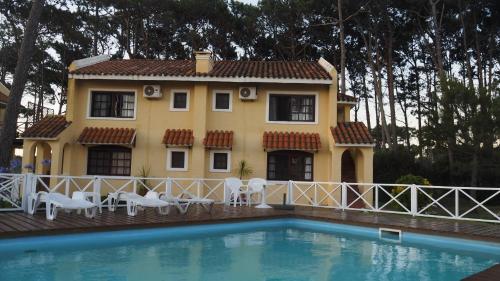 A szálláshely kívülről, Pino Dorado in Manantiales