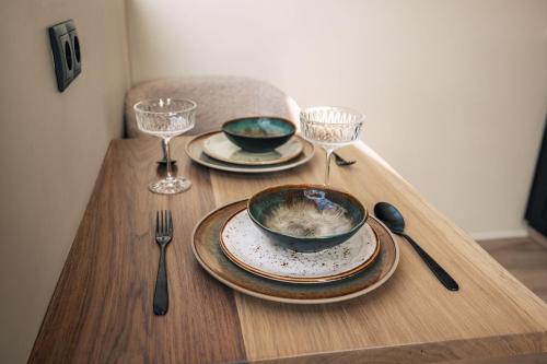 Night & Day lodge - glass roof with hot tub in Reykholt