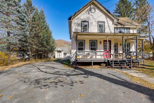 Retreat with Deck and Grill 1 Mi to Hunter Mtn Resort in Hunter, USA