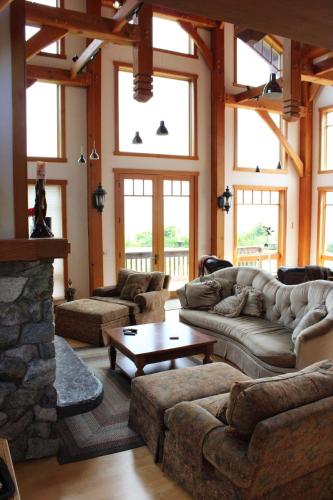 Bay Bluff Haven with an ocean view