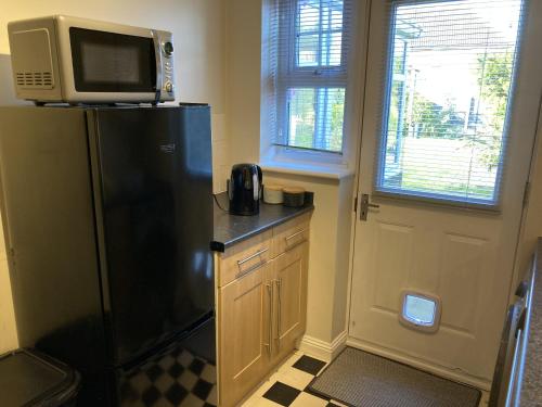 廚房, Quiet 3 bed semi with off street parking in 賓翰東