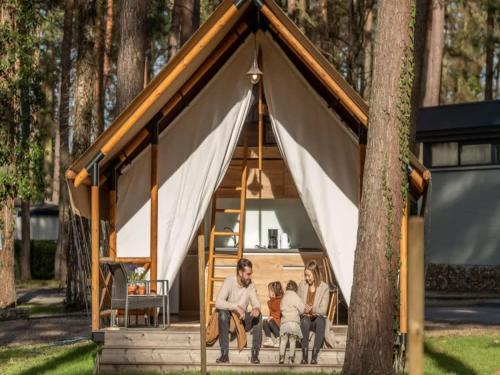 Attractive Tent lodge Maastricht at 16 km gîte à louer Daal