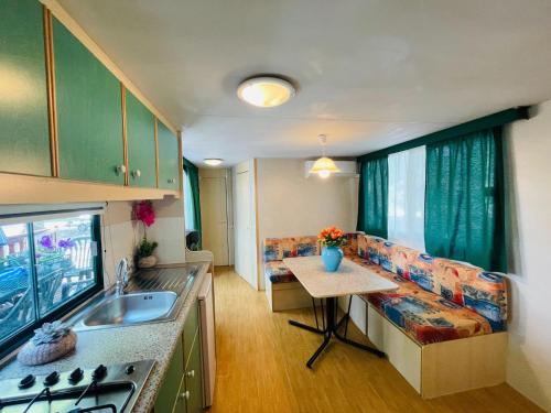 Mobile home Standard with covered veranda near Lake Trasimeno