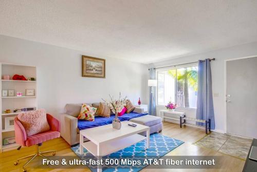 Entire Spacious 3-Bedroom House, Ranch Style w Gated Yard near Beach in Imperial Beach, USA